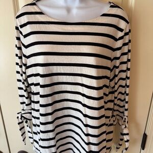 Old Navy Pullover Top size XL